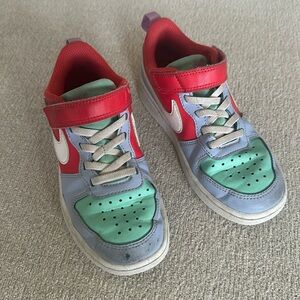 Girls Nikes 12.5c